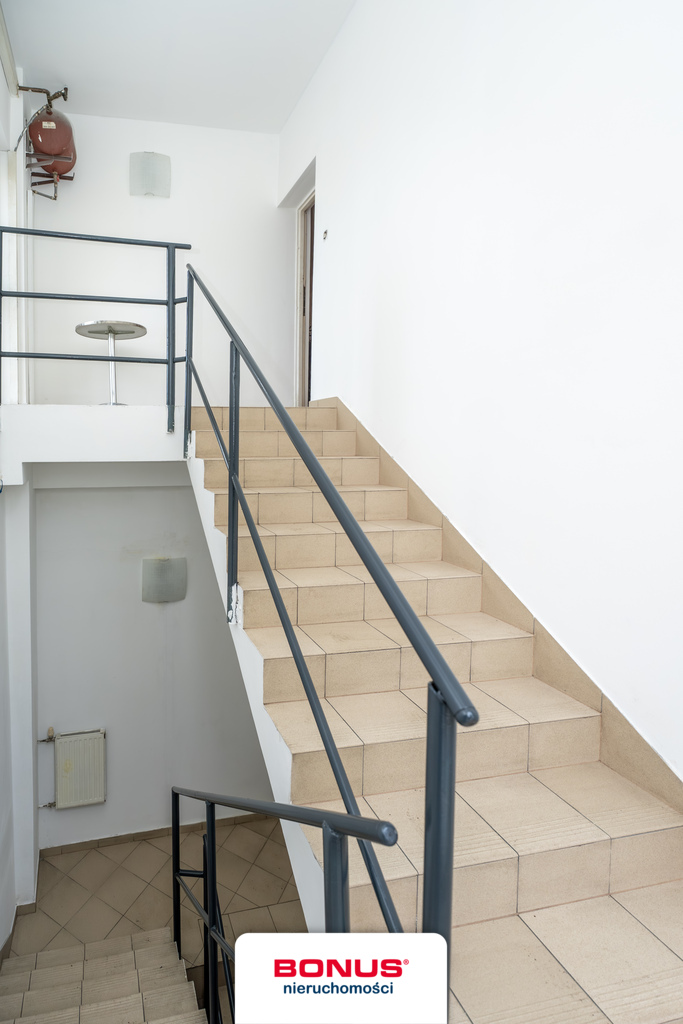 Obiekt usługowy w dobrej lokalizacji (25)