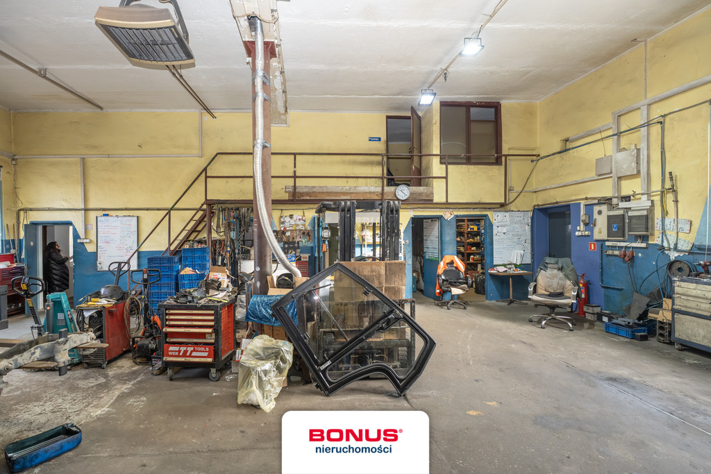 Obiekt usługowy w dobrej lokalizacji (30)