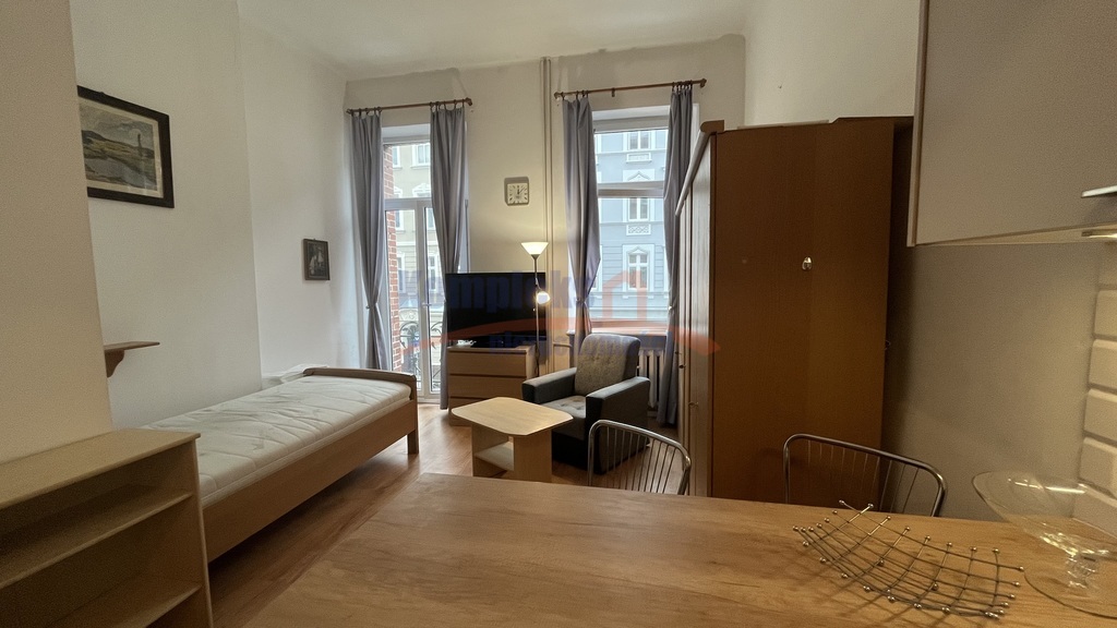 Do wynajęcia kawalerka przy Jasnych Błoniach. (1)