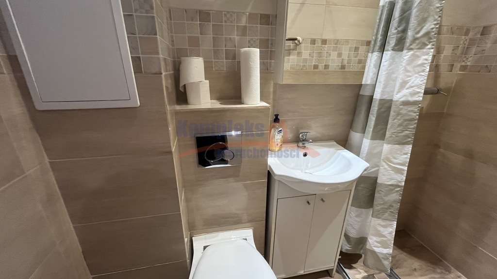 Do wynajęcia kawalerka przy Jasnych Błoniach. (16)