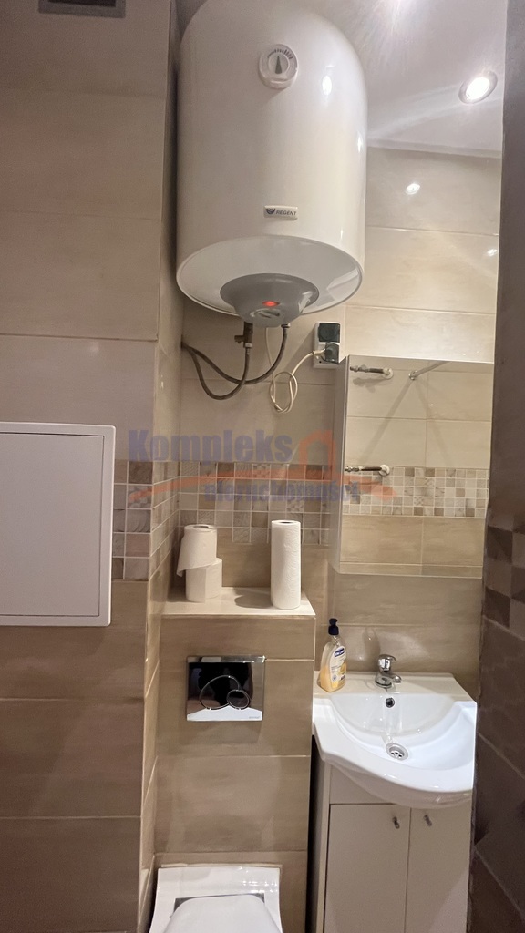 Do wynajęcia kawalerka przy Jasnych Błoniach. (17)