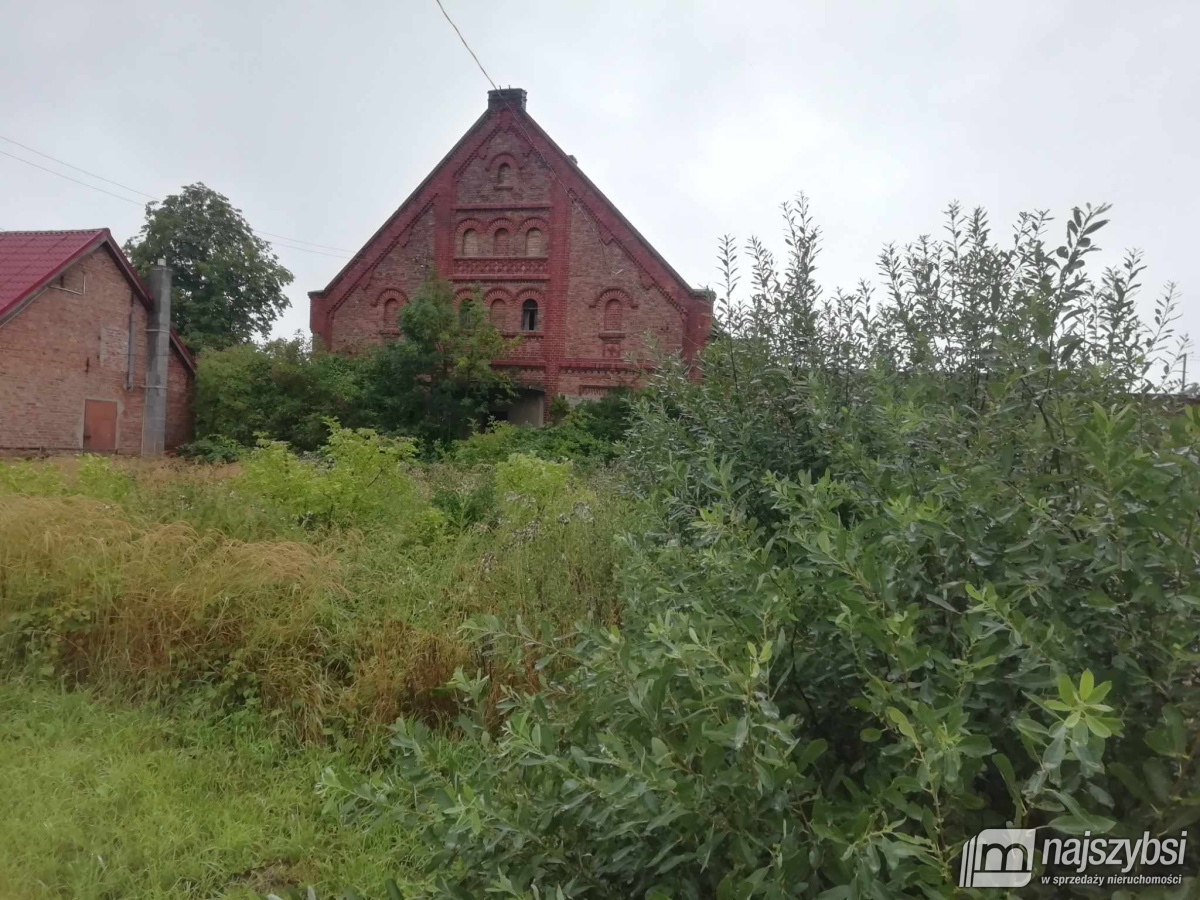 Budynek gospodarczy, który może być pięknym domem. (2)