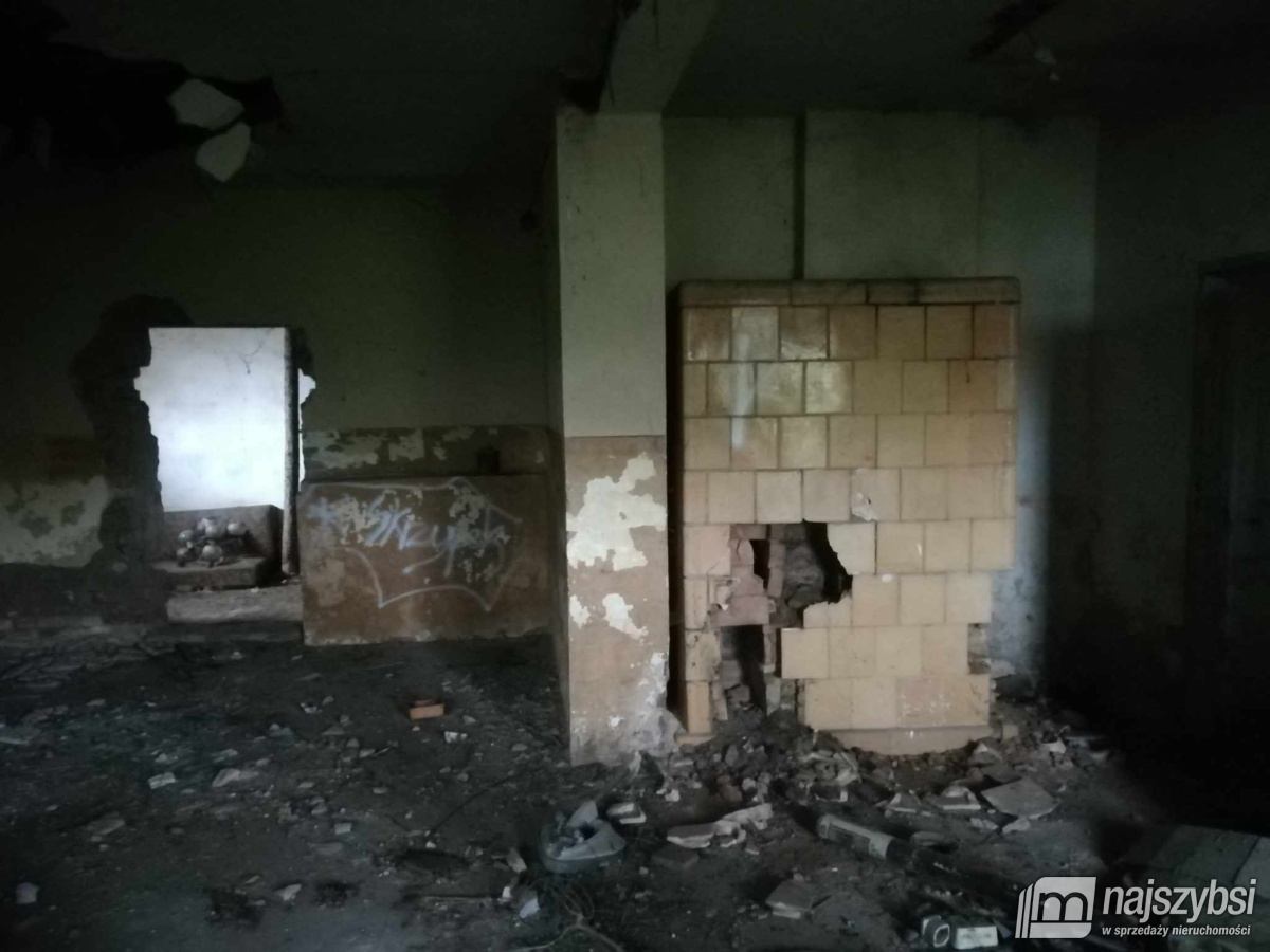 Budynek gospodarczy, który może być pięknym domem. (5)