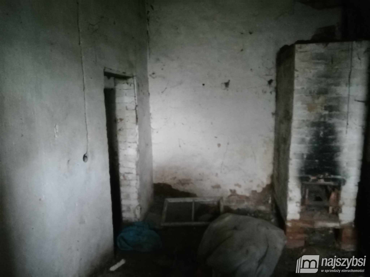 Budynek gospodarczy, który może być pięknym domem. (9)