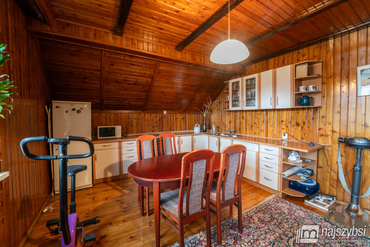 Kamienica przy rynku w Trzebiatowie (11)