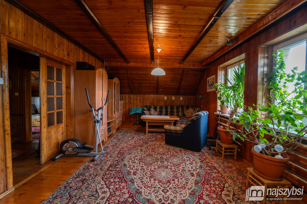 Kamienica przy rynku w Trzebiatowie (7)