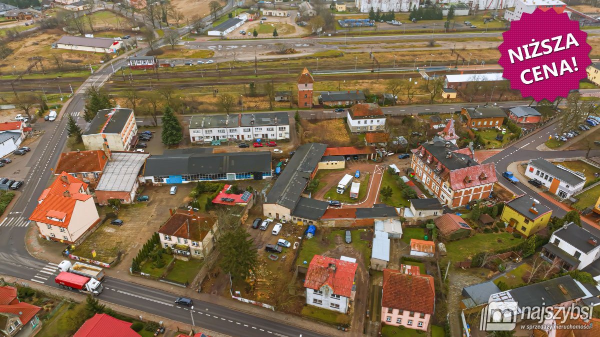 ŁOBEZ - BUDYNEK HANDLOWO - USŁUGOWY  W CENTRUM (1)