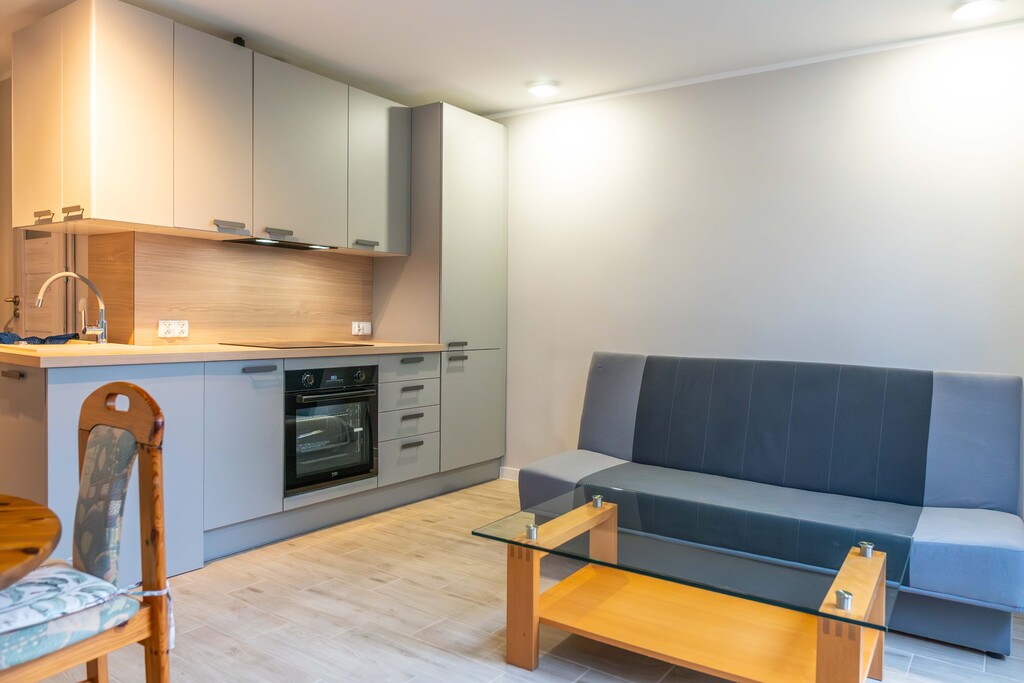 Ładna kawalerka w centrum (2)