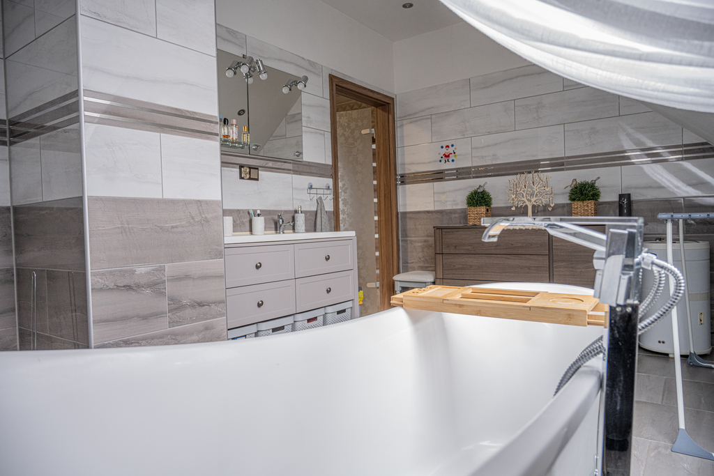 Dom wolnostojący, stawy, wędzarnia -duża działka (12)