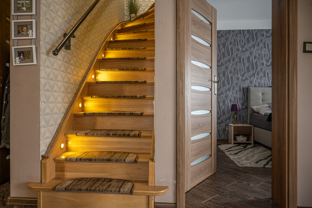 Dom wolnostojący, stawy, wędzarnia -duża działka (10)