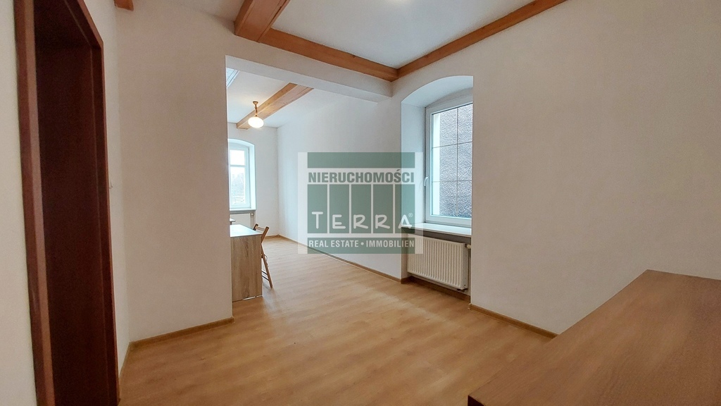 LOKAL BIUROWY PRZY SĄDZIE (2)