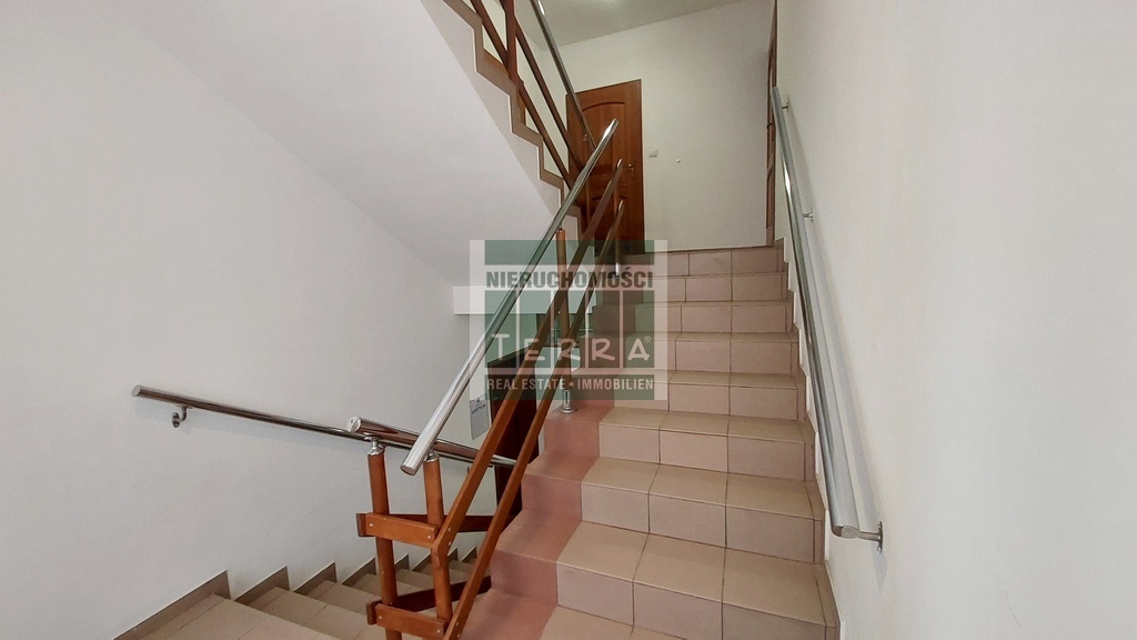 LOKAL BIUROWY PRZY SĄDZIE (9)