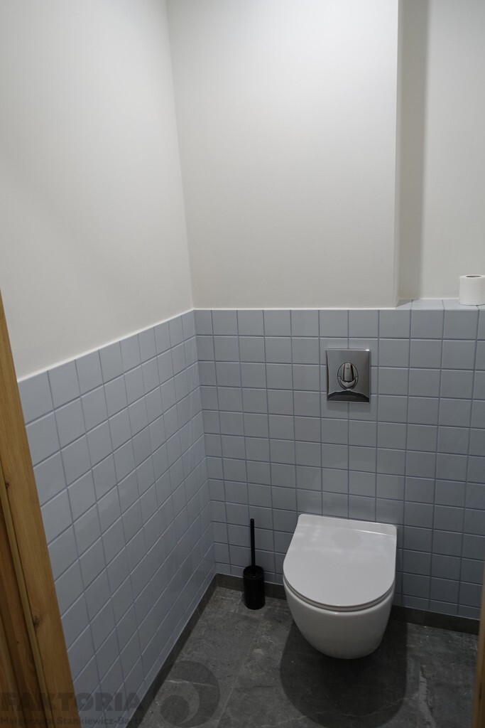 Budynek biurowy 138m2 I piętro (16)