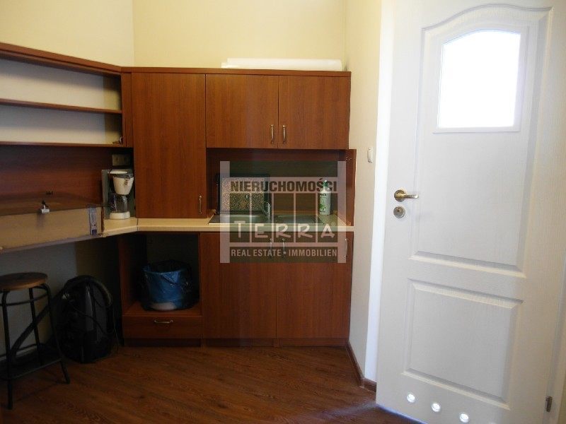 STYLOWE BIURO Z WIDOKIEM NA RATUSZ (8)