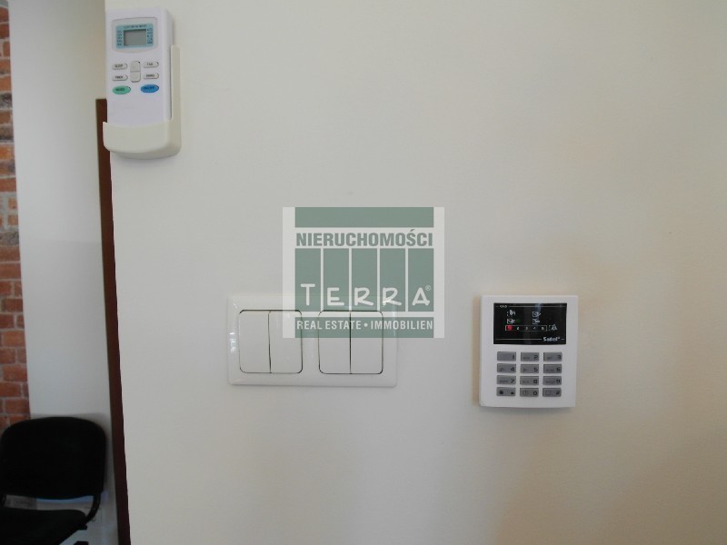 STYLOWE BIURO Z WIDOKIEM NA RATUSZ (14)