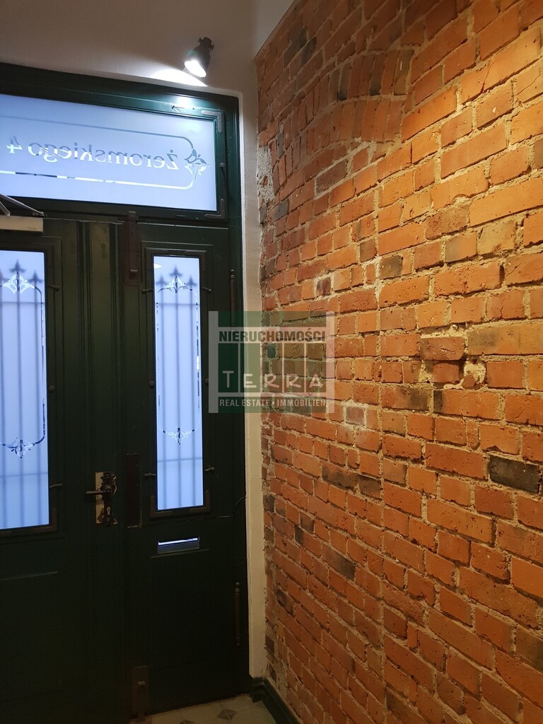 STYLOWE BIURO Z WIDOKIEM NA RATUSZ (12)