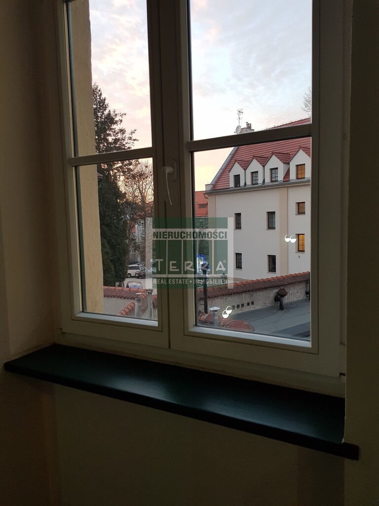 STYLOWE BIURO Z WIDOKIEM NA RATUSZ (20)