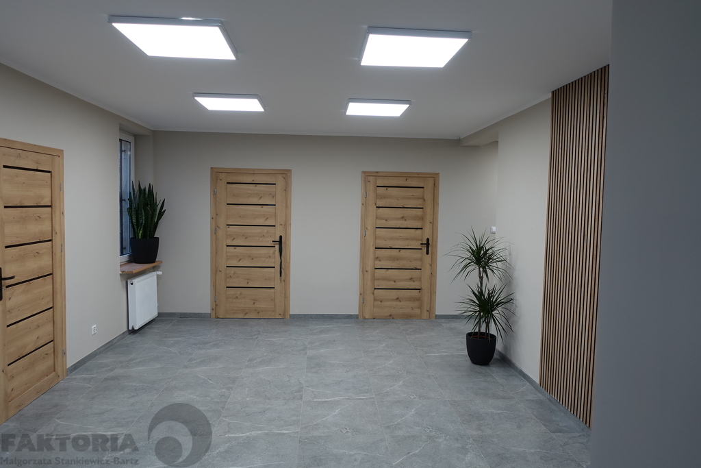 Budynek biurowy 135 m2 parter (2)