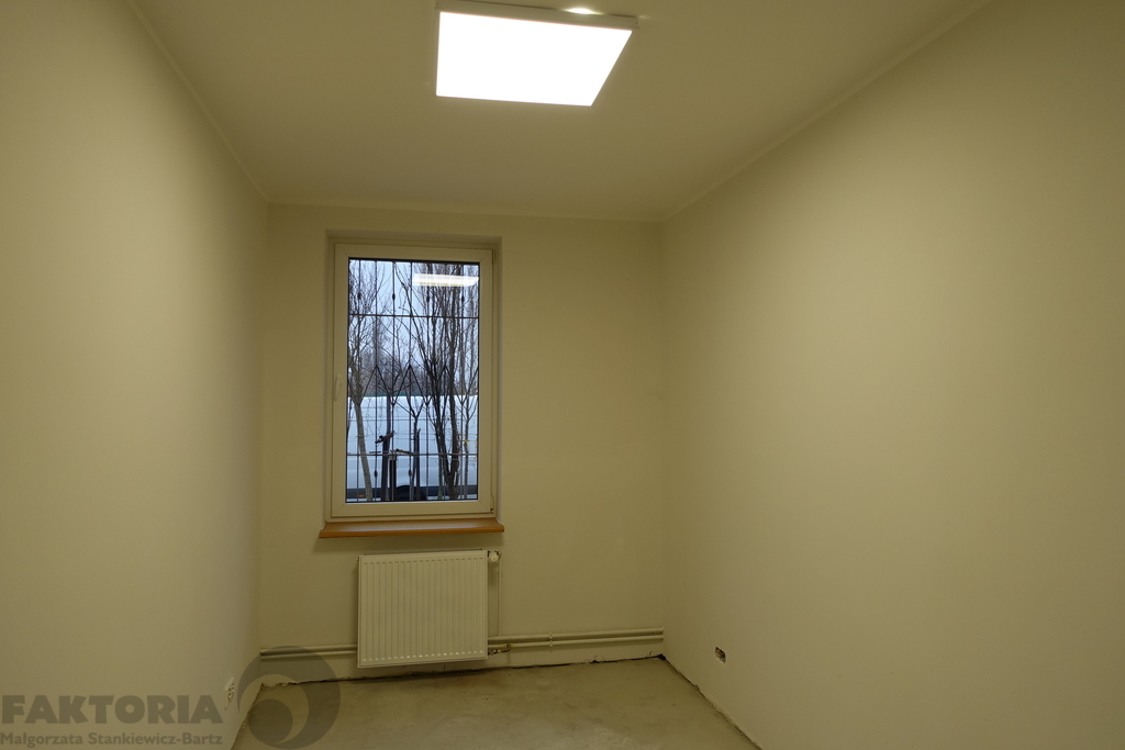 Budynek biurowy 135 m2 parter (10)