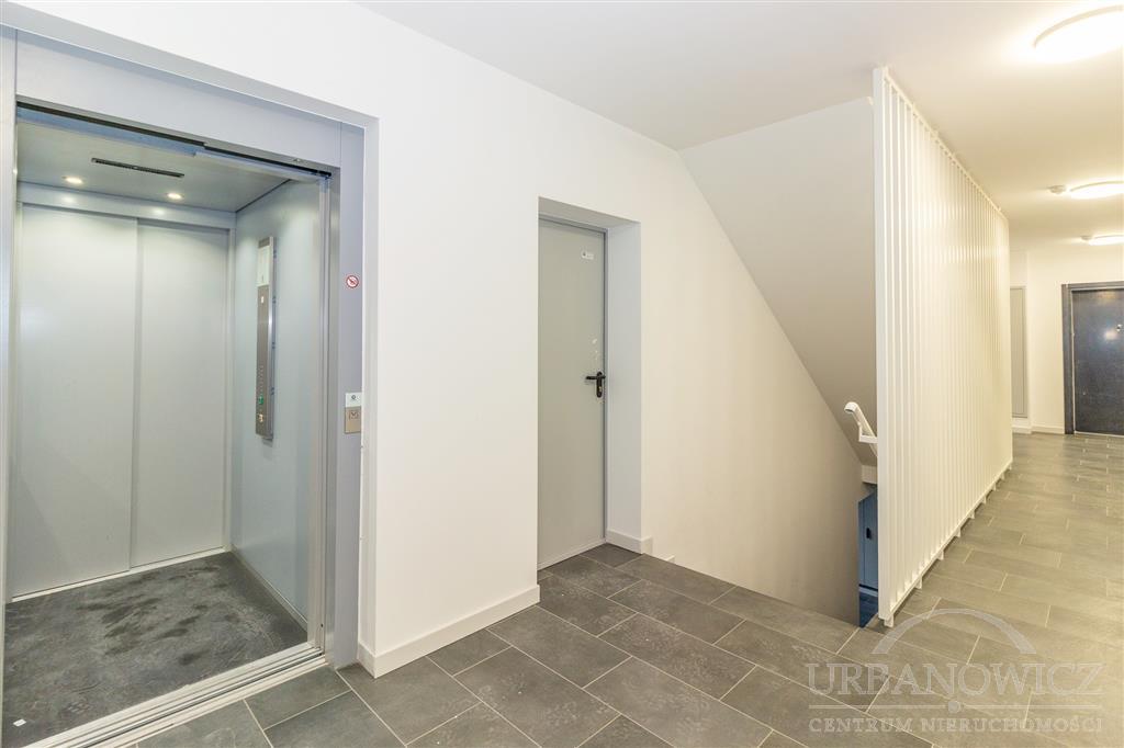 2-pok. mieszkanie, 1 piętro w nowym bloku z windą. (10)