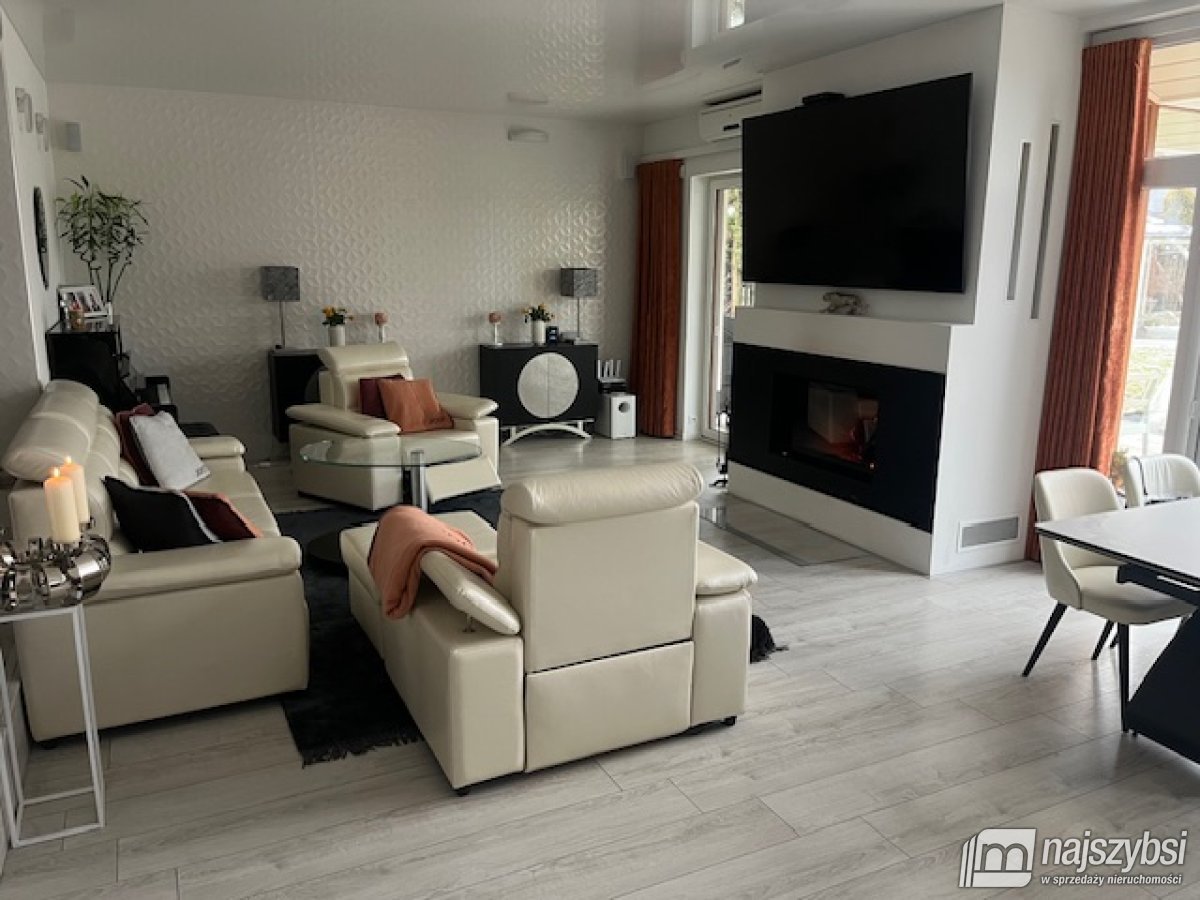 Tanowo- elegancki dom z ogródkiem japońskim (11)