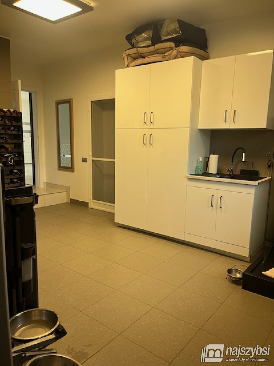 Tanowo- elegancki dom z ogródkiem japońskim (21)