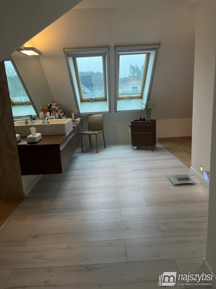 Tanowo- elegancki dom z ogródkiem japońskim (7)