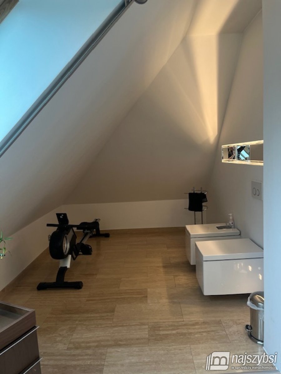 Tanowo- elegancki dom z ogródkiem japońskim (8)