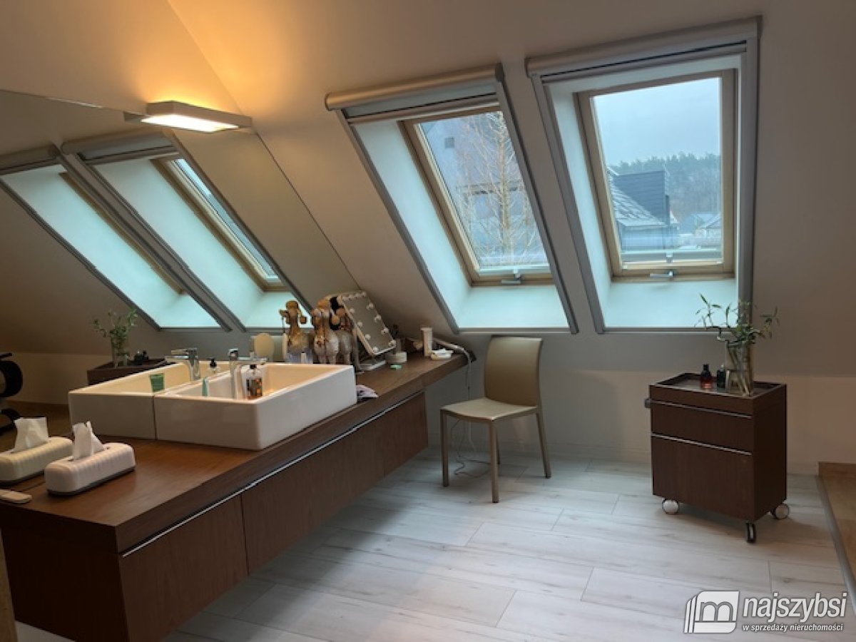 Tanowo- elegancki dom z ogródkiem japońskim (9)