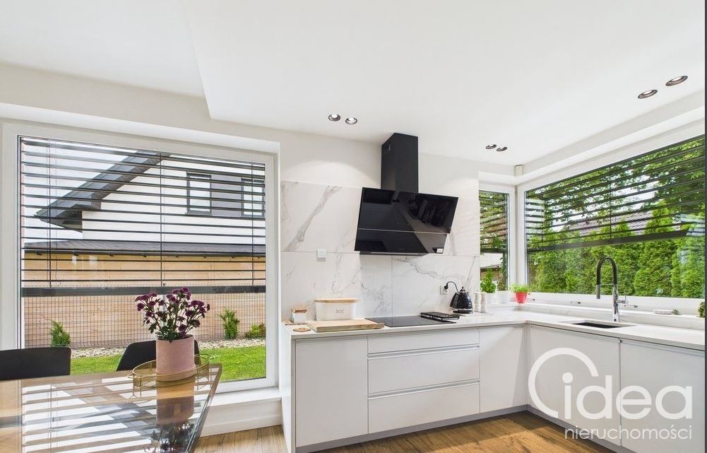 Dom wolnostojący w spokojnej okolicy. (3)