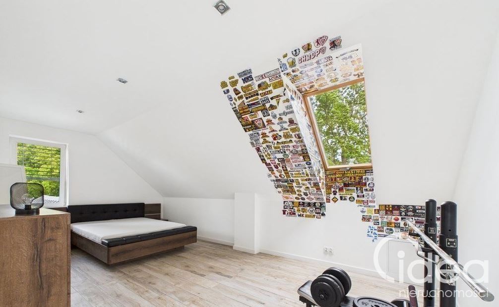 Dom wolnostojący w spokojnej okolicy. (13)