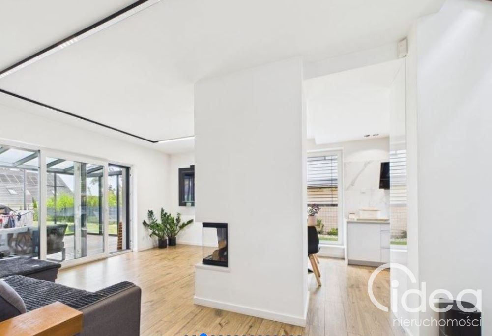 Dom wolnostojący w spokojnej okolicy. (2)