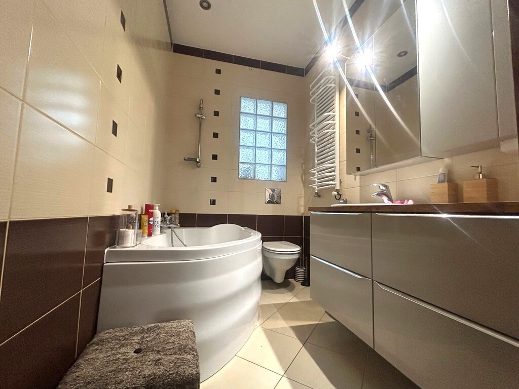 Wyższy parter * mieszkanie i budynek po remoncie (11)