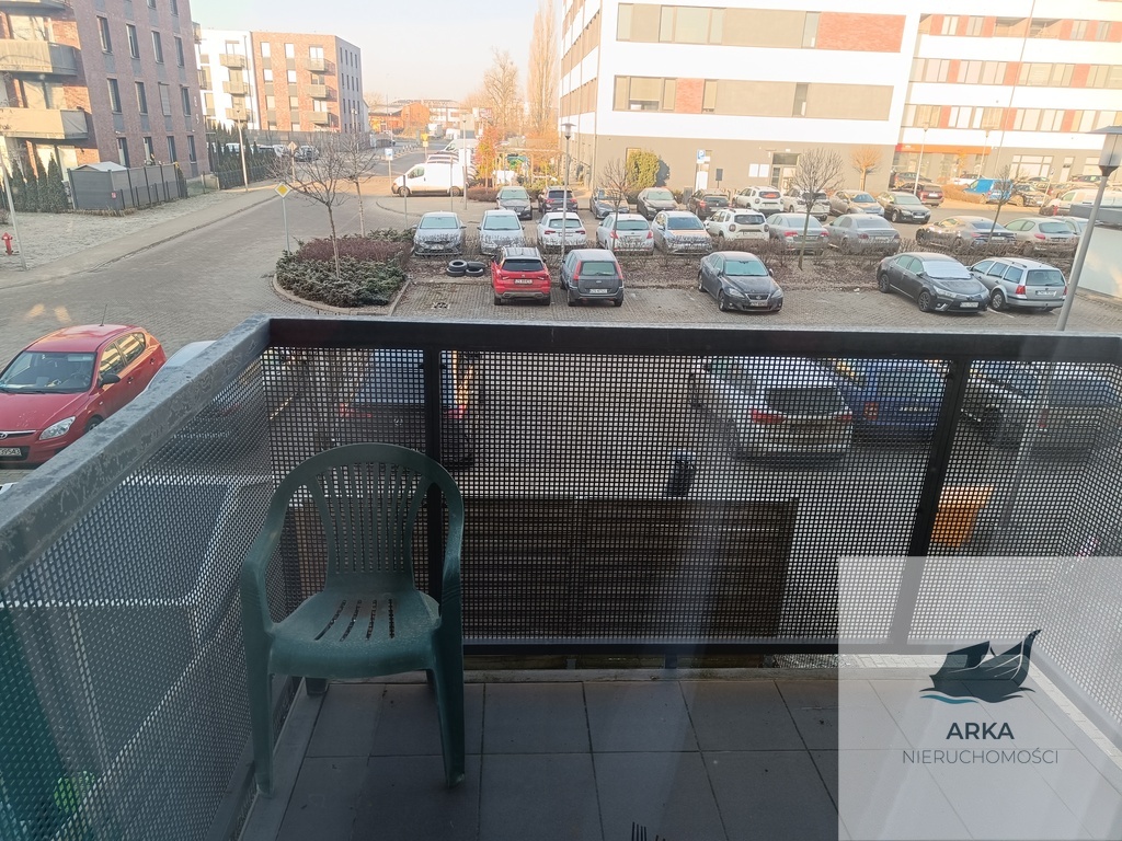 Umeblowana kawalerka z balkonem. (8)