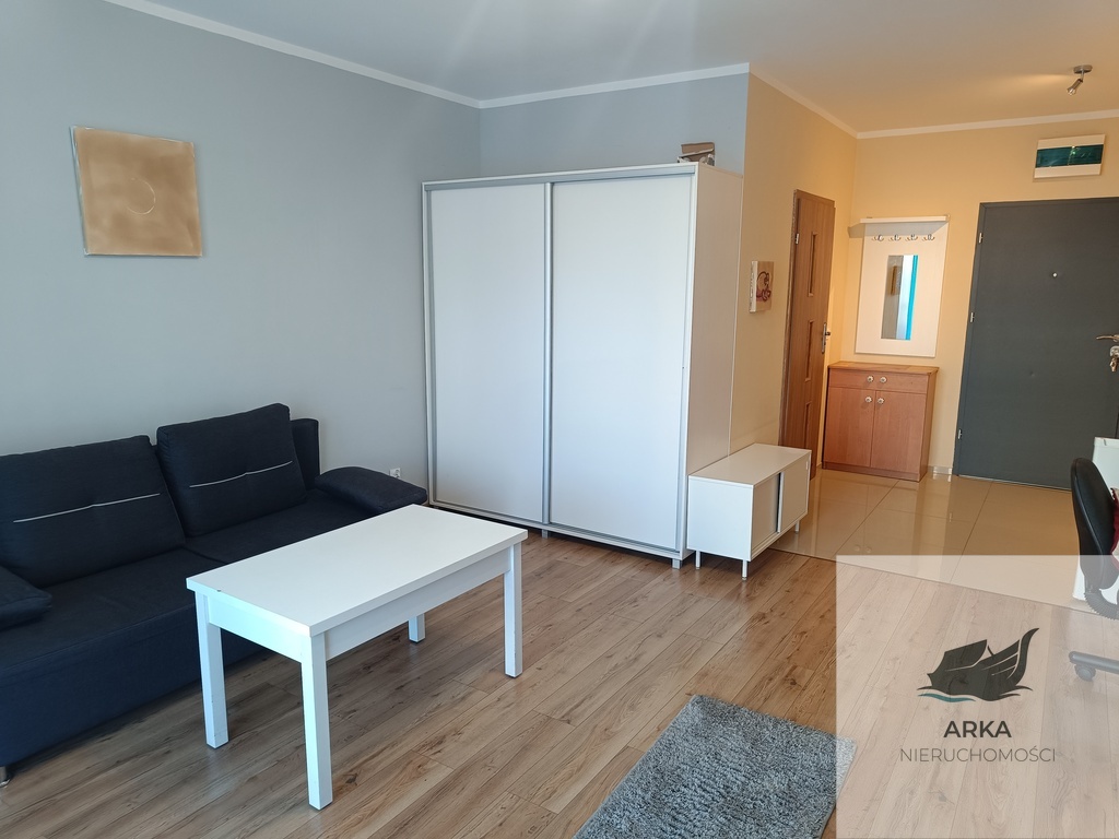 Umeblowana kawalerka z balkonem. (3)