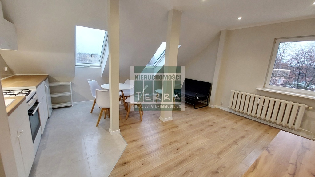 Przytulna kawalerka z sypialnią (3)