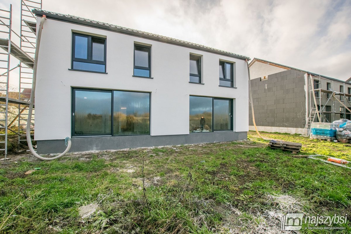 Pucice - połowa bliźniaka stan deweloperski  (1)