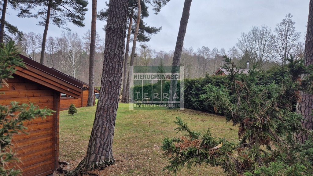 DOM Z BALI NAD JEZIOREM (5)