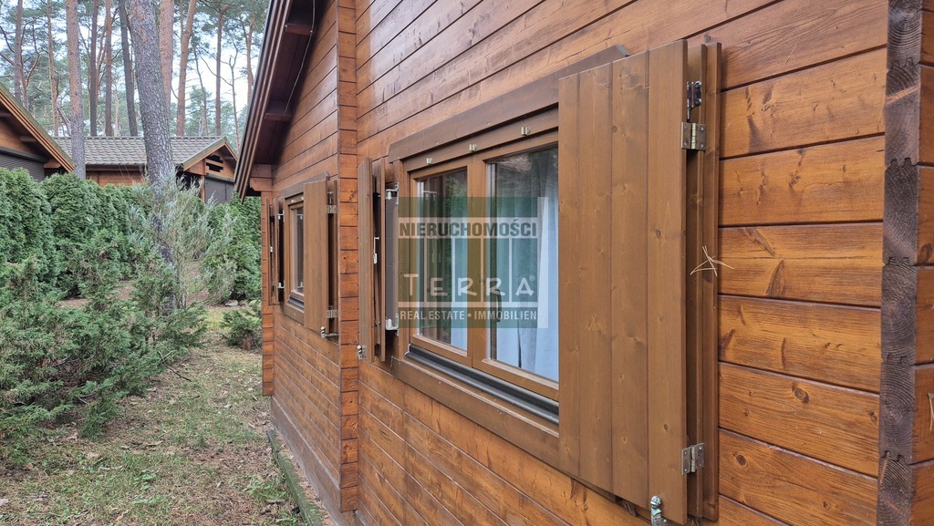 DOM Z BALI NAD JEZIOREM (6)