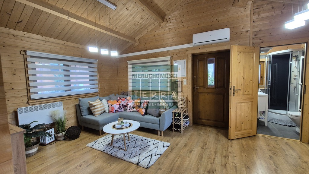 DOM Z BALI NAD JEZIOREM (12)