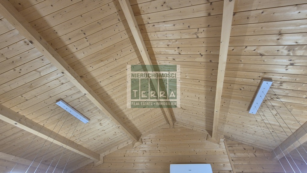 DOM Z BALI NAD JEZIOREM (19)