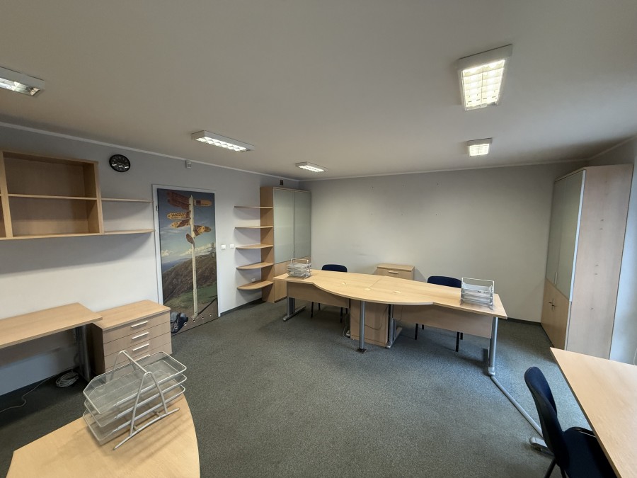 LOKAL NA WYNAJEM UL. POTULICKA Z PARKINGIEM (3)