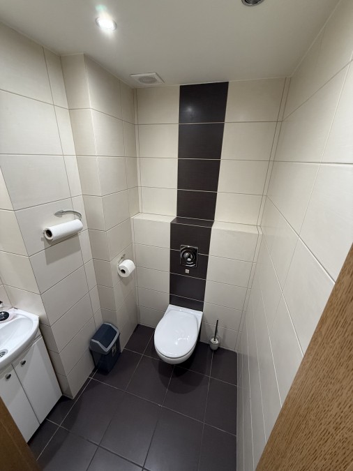 LOKAL NA WYNAJEM UL. POTULICKA Z PARKINGIEM (4)