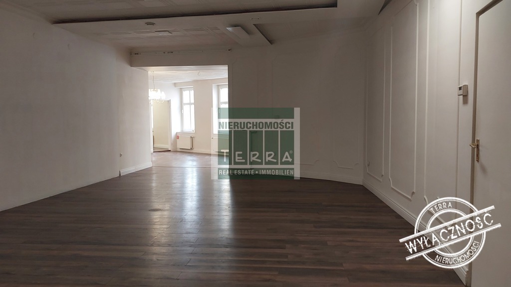 LOKAL na pierwszym piętrze przy Deptaku (3)