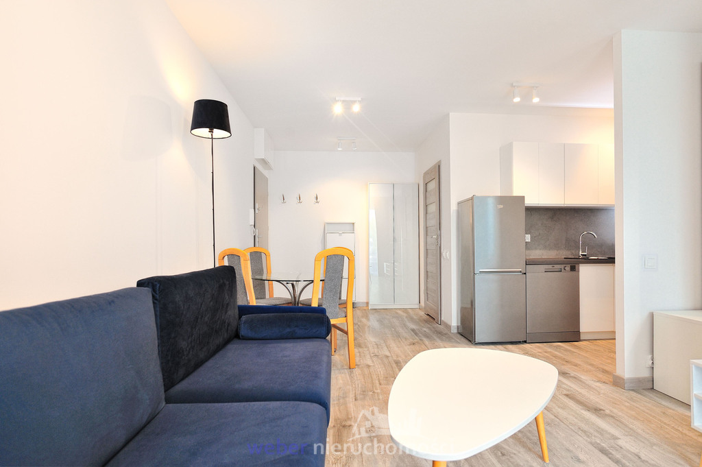 Mieszkanie z ogródkiem i miejscem postojowym (3)