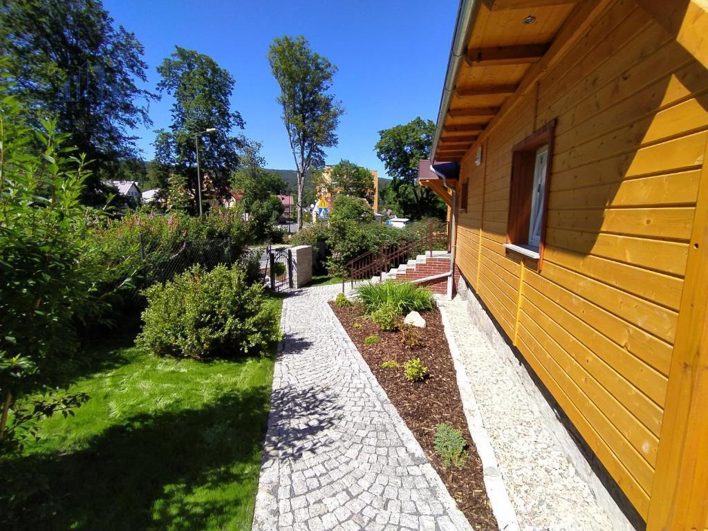 Dom, który pachnie lasem i zarabia, gdy Ty śpisz (27)