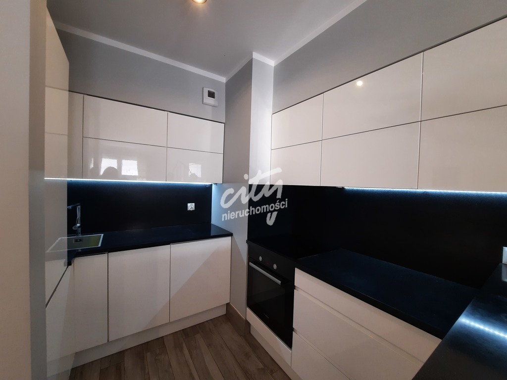 Stare Miasto, 2 pok z balkonem, winda (5)