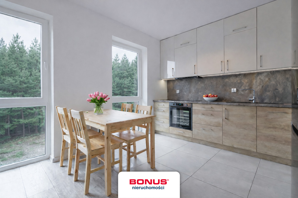 Zadbany ogródek + Miejsce parkingowe i komórka (2)