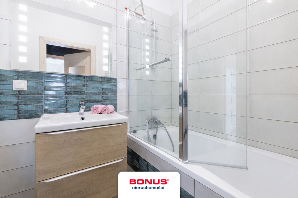 Zadbany ogródek + Miejsce parkingowe i komórka (6)