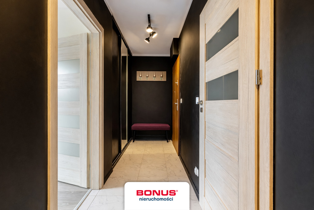 Zadbany ogródek + Miejsce parkingowe i komórka (4)